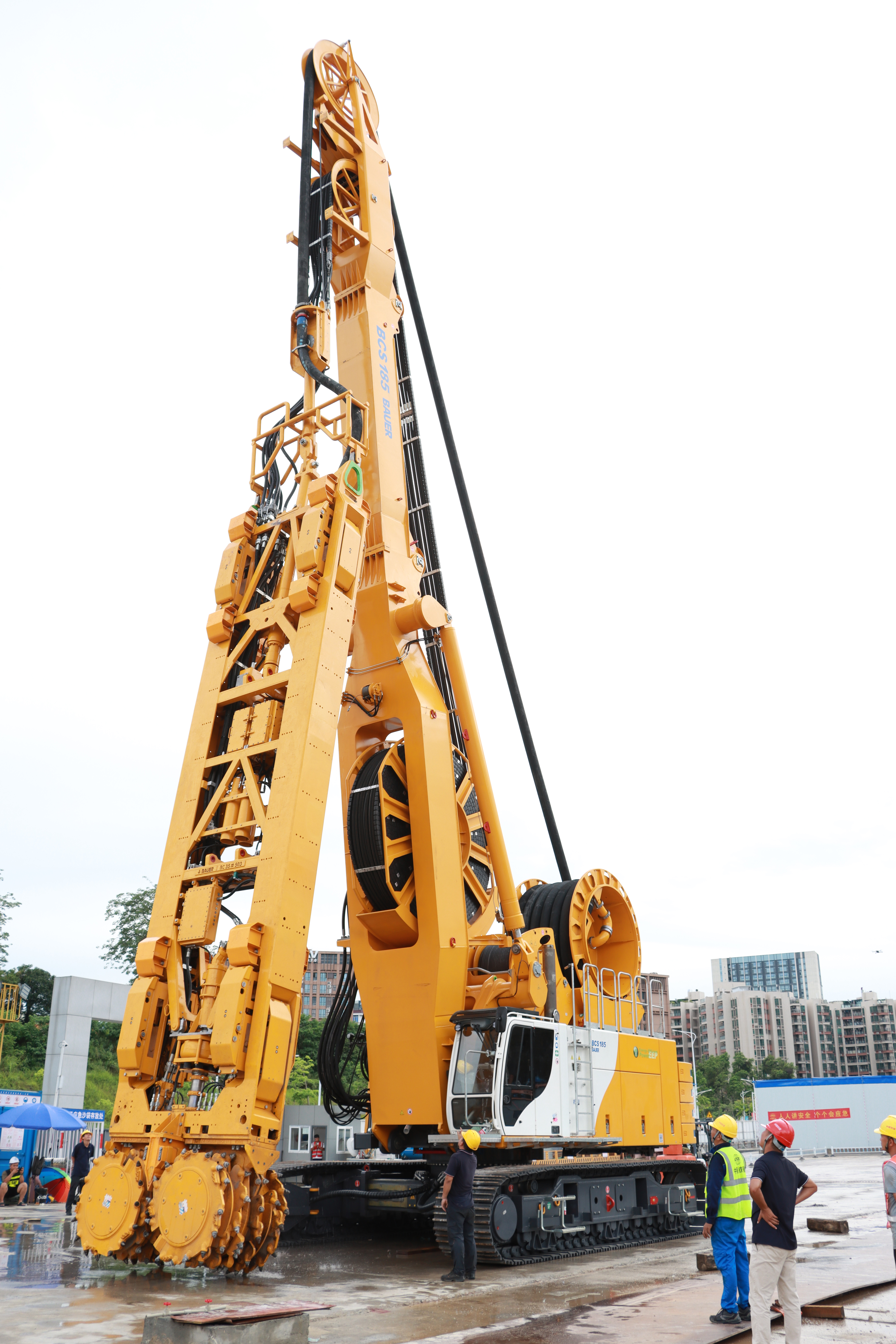 Technology that convinces: With the BAUER BCS 185 Cutter System, trench depths of up to 90 m are possible.