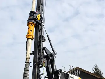 Wiertnica BAUER BG 23 H BT 65